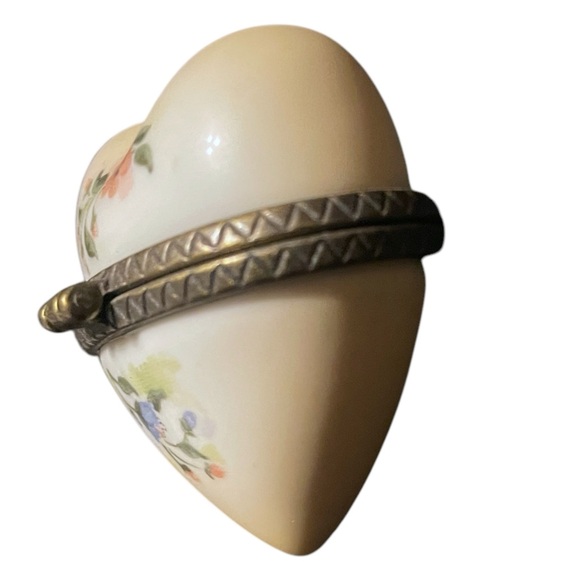 Midwest of Cannon Falls PHB Collection Hand Painted Friendship Heart Trinket Box - Picture 7 of 13